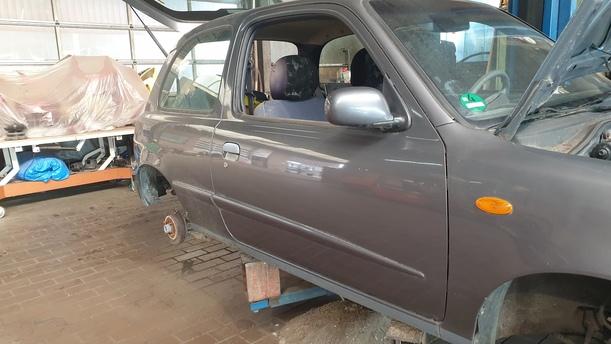 Foto: TÜR VORNE RECHTS ( 2/3 TÜRER ) eines Nissan Micra 1.0