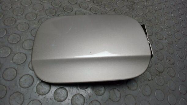 Foto: TANKKLAPPE / TANKDECKEL eines Mercedes-Benz A 180 CDI