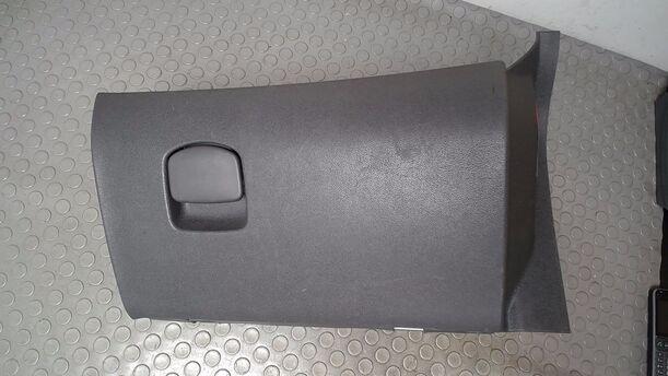 Foto: HANDSCHUHFACH eines Opel Corsa 1.2 16V