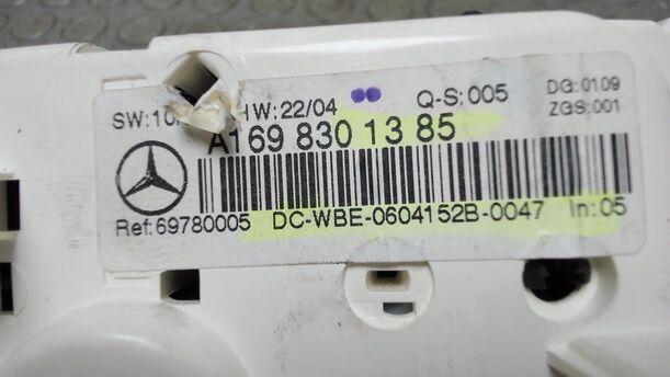 Foto: HEIZUNGSBETÄTIGUNG eines Mercedes-Benz A 180 CDI