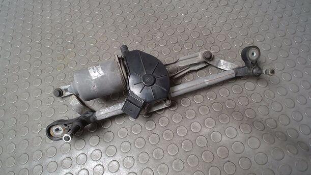 Foto: SCHEIBENWISCHERMOTOR VORN eines Opel Corsa 1.2 16V