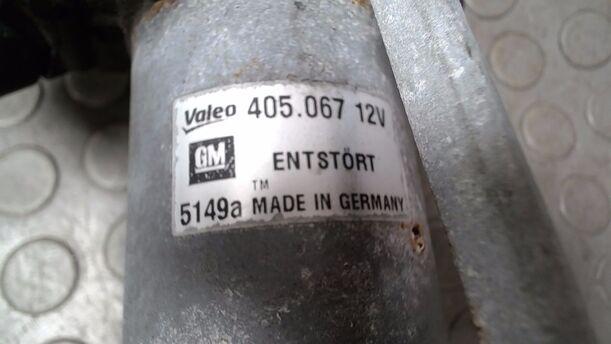 Foto: SCHEIBENWISCHERMOTOR VORN eines Opel Corsa 1.2 16V