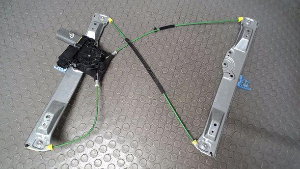 Foto: FENSTERHEBER ELEKTRISCH VORN RECHTS ( 2/3 TÜRER ) eines Opel Corsa 1.2 16V