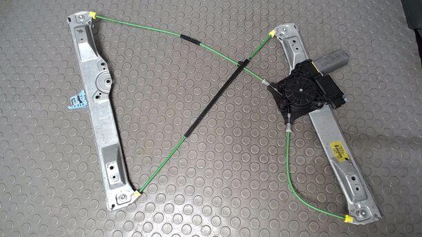 Foto: FENSTERHEBER ELEKTRISCH VORN LINKS ( 2/3 TÜRER ) eines Opel Corsa 1.2 16V