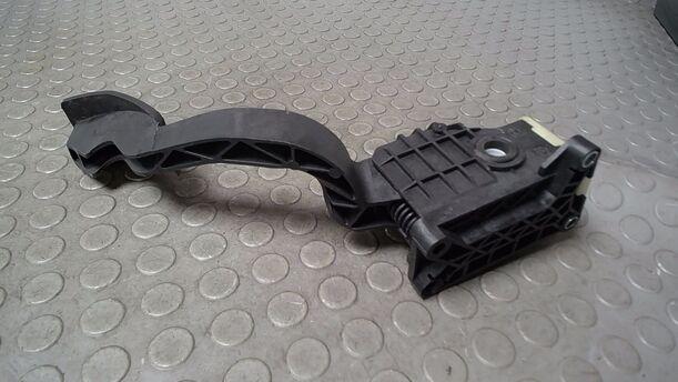 Foto: GASPEDAL eines Opel Corsa 1.2 16V