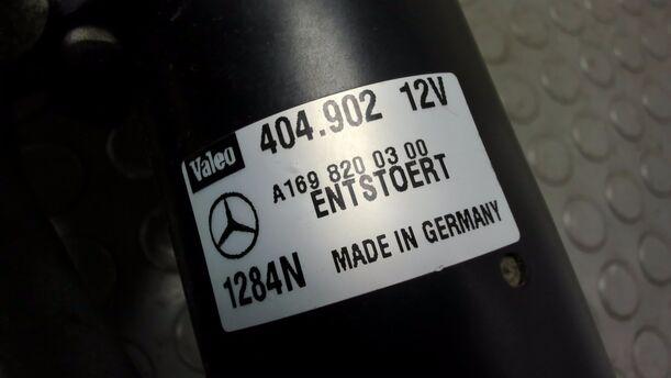Foto: SCHEIBENWISCHERMOTOR VORNE eines Mercedes-Benz A 180 CDI