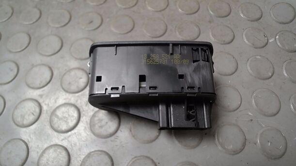 Foto: FENSTERHEBERSCHALTER eines Opel Corsa 1.2 16V
