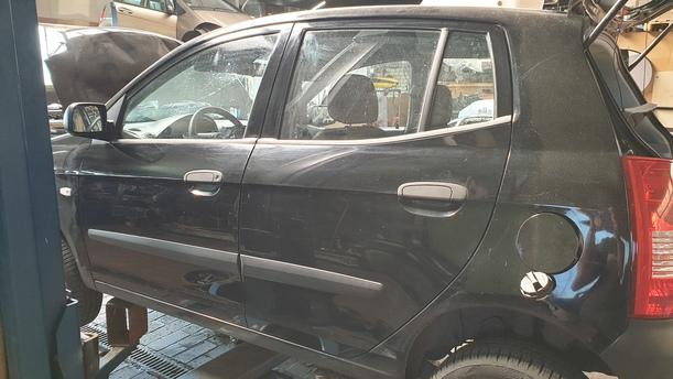 Foto: TÜR HINTEN LINKS eines Kia Picanto 1.1