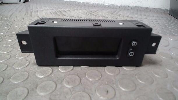 Foto: INFORMATIONSDISPLAY/ BILDSCHIRM eines Opel Corsa 1.2 16V