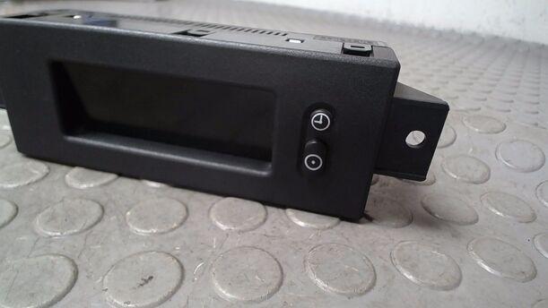 Foto: INFORMATIONSDISPLAY/ BILDSCHIRM eines Opel Corsa 1.2 16V
