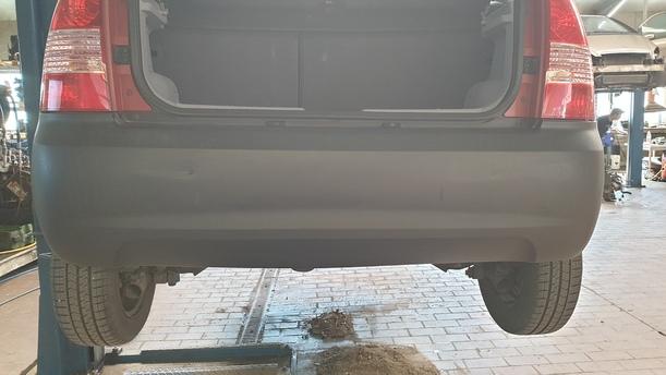 Foto: STOSSFÄNGER / STOßSTANGE HINTEN eines Kia Picanto 1.1