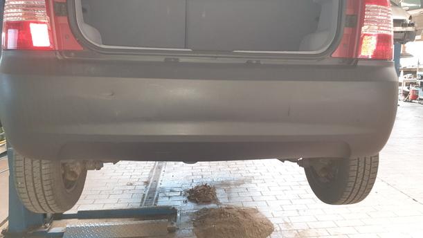 Foto: STOSSFÄNGER / STOßSTANGE HINTEN eines Kia Picanto 1.1