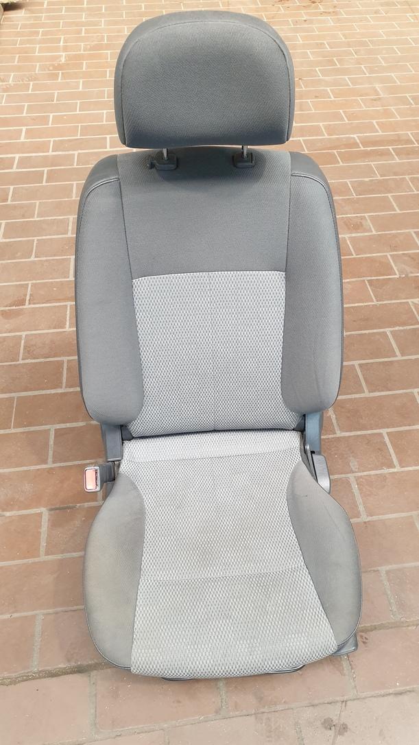 Foto: SITZ VORNE LINKS / FAHRERSITZ  (4/5-TÜRER) eines Kia Picanto 1.1