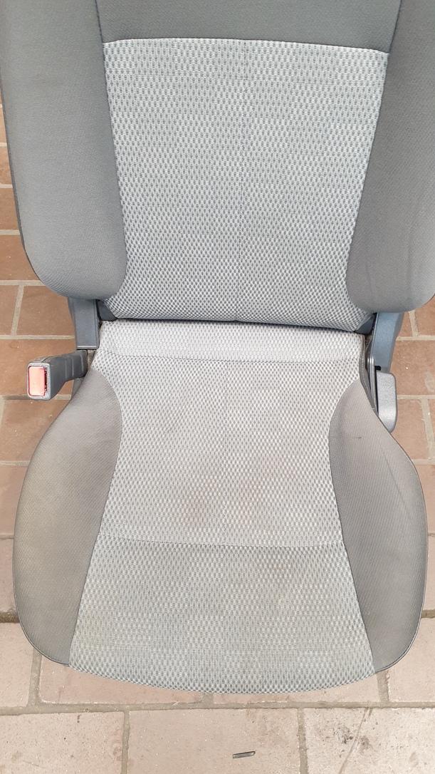 Foto: SITZ VORNE LINKS / FAHRERSITZ  (4/5-TÜRER) eines Kia Picanto 1.1