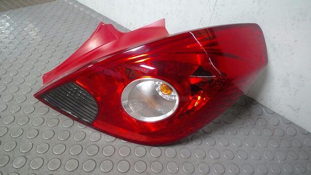 Foto: HECKLEUCHTE/ RÜCKLEUCHTE RECHTS ( 2/3 TÜRER ) eines Opel Corsa 1.2 16V