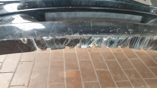 Foto: STOSSFÄNGER / STOßSTANGE VORNE eines Volvo C70 2.5T