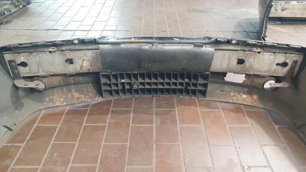 Foto: STOSSFÄNGER / STOßSTANGE VORNE eines Volvo C70 2.5T