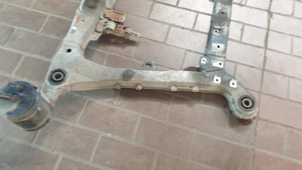 Foto: VORDERACHSE eines Volvo C70 2.5T