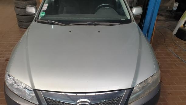 Foto: MOTORHAUBE eines Mazda 6 Sport Kombi 2.0 CD DPF