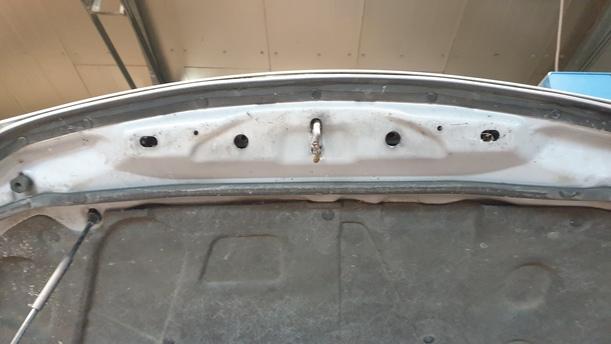 Foto: MOTORHAUBE eines Mazda 6 Sport Kombi 2.0 CD DPF
