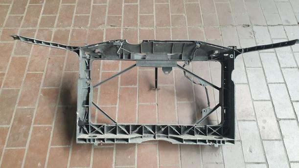 Foto: SCHLOSSTRÄGER / FRONTBLECH eines Mazda 6 Sport Kombi 2.0 CD DPF