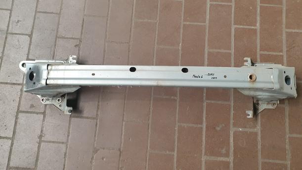 Foto: VERSTÄRKUNG VORNE eines Mazda 6 Sport Kombi 2.0 CD DPF