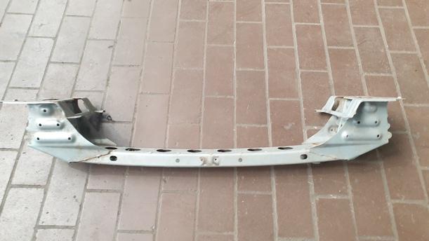 Foto: VERSTÄRKUNG VORNE eines Mazda 6 Sport Kombi 2.0 CD DPF