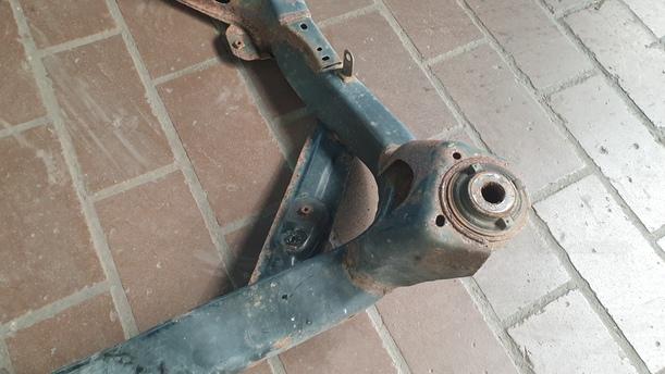 Foto: VORDERACHSE eines Mazda 6 Sport Kombi 2.0 CD DPF