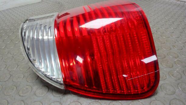 Foto: HECKLEUCHTE / RÜCKLICHT AUSSEN LINKS eines BMW 525d touring