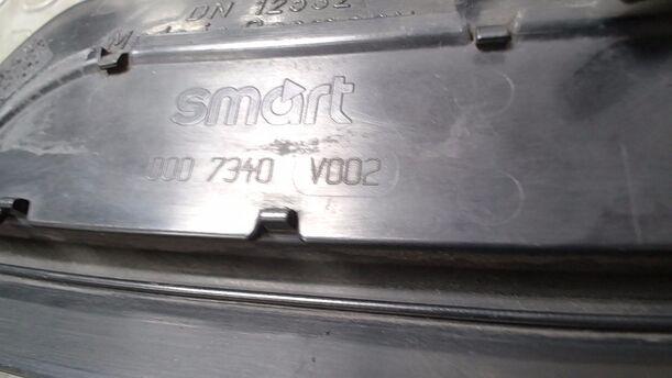 Foto: SERVICEGITTER RECHTS eines Smart smart cdi