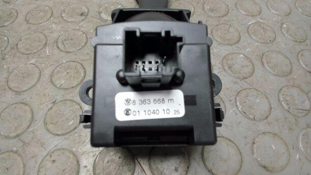 Foto: BLINKERSCHALTER / KOMBISCHALTER eines BMW 525d touring
