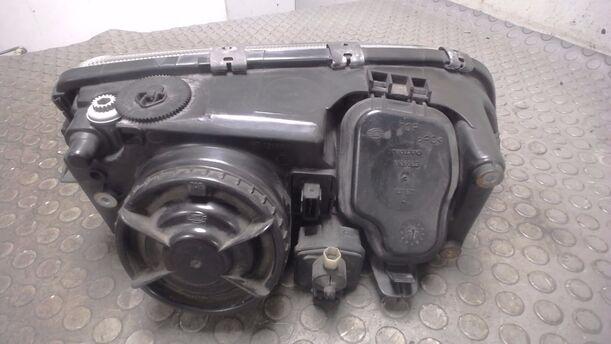 Foto: SCHEINWERFER LINKS eines Volvo C70 2.5T