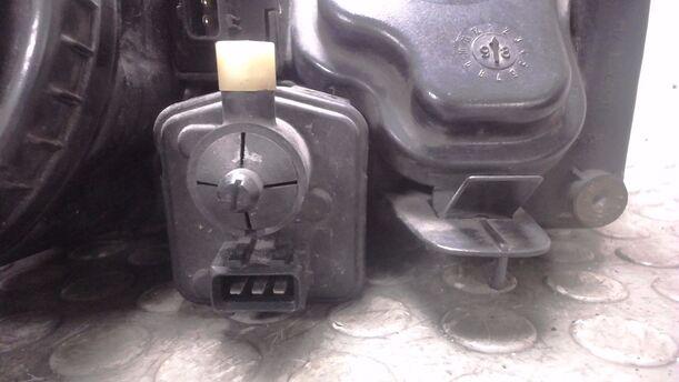 Foto: SCHEINWERFER LINKS eines Volvo C70 2.5T