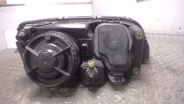Foto: SCHEINWERFER LINKS eines Volvo C70 2.5T