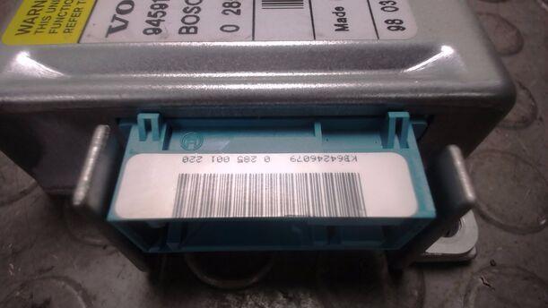 Foto: STEUERGERÄT AIRBAG / AIRBAGSTEUERGERÄT eines Volvo C70 2.5T