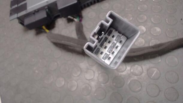 Foto: RADIOVERSTÄRKER / ENDSTUFE eines Volvo C70 2.5T