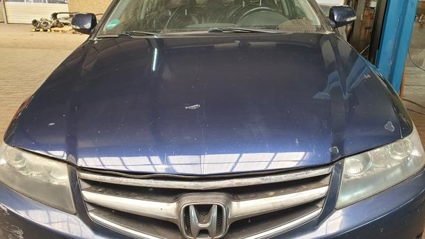 Foto: MOTORHAUBE eines Honda Accord 2.2i-CTDi