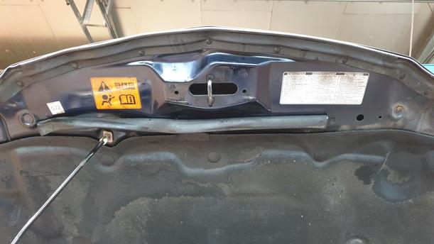 Foto: MOTORHAUBE eines Honda Accord 2.2i-CTDi