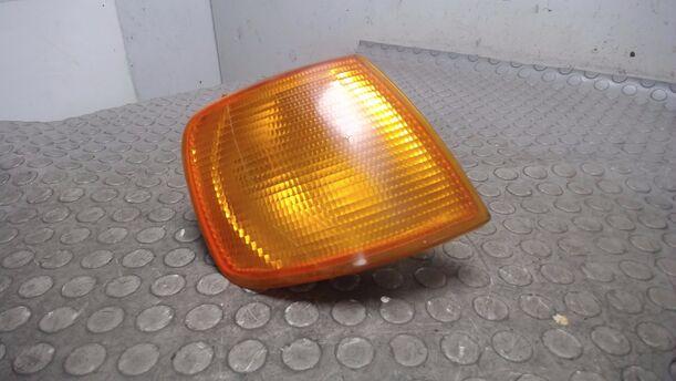 Foto: BLINKER / BLINKLEUCHTE RECHTS eines Ford Sierra Turnier CLX (LX)