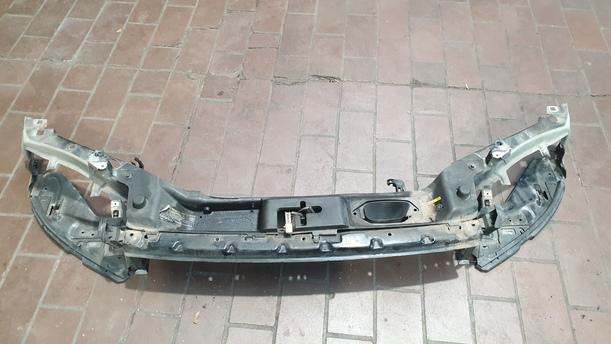 Foto: FRONTBLECH / SCHLOSSTRÄGER eines Volvo V50 2.0D DPF CLX