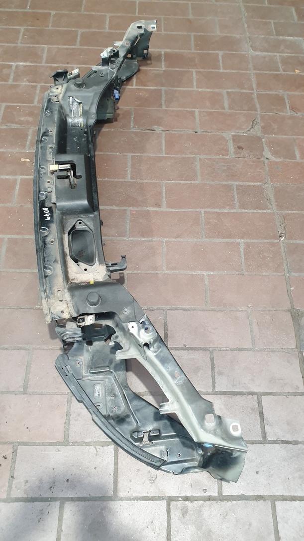 Foto: FRONTBLECH / SCHLOSSTRÄGER eines Volvo V50 2.0D DPF CLX