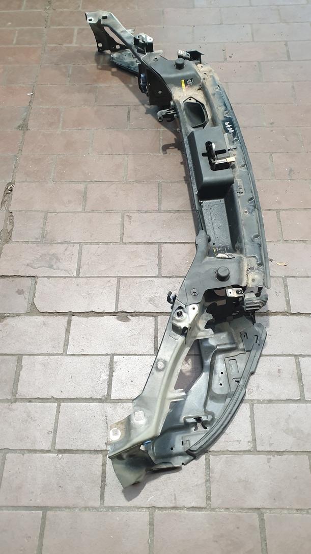Foto: FRONTBLECH / SCHLOSSTRÄGER eines Volvo V50 2.0D DPF CLX