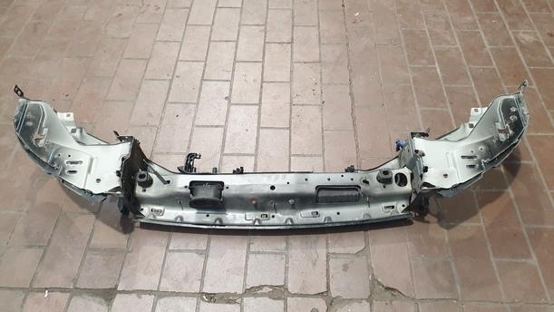 Foto: FRONTBLECH / SCHLOSSTRÄGER eines Volvo V50 2.0D DPF CLX