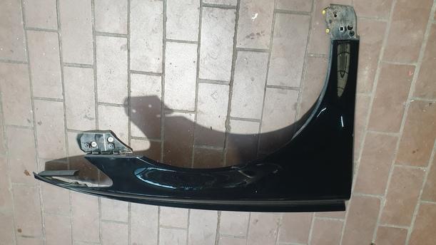 Foto: KOTFLÜGEL VORNE RECHTS eines Volvo V50 2.0D DPF CLX