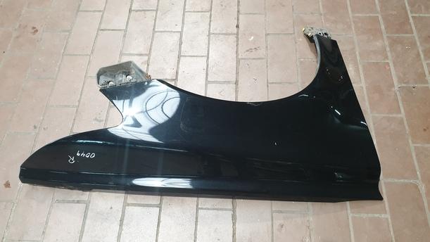 Foto: KOTFLÜGEL VORNE RECHTS eines Volvo V50 2.0D DPF CLX