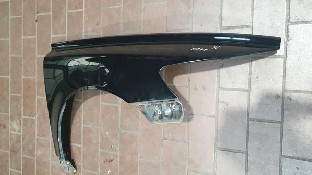 Foto: KOTFLÜGEL VORNE RECHTS eines Volvo V50 2.0D DPF CLX