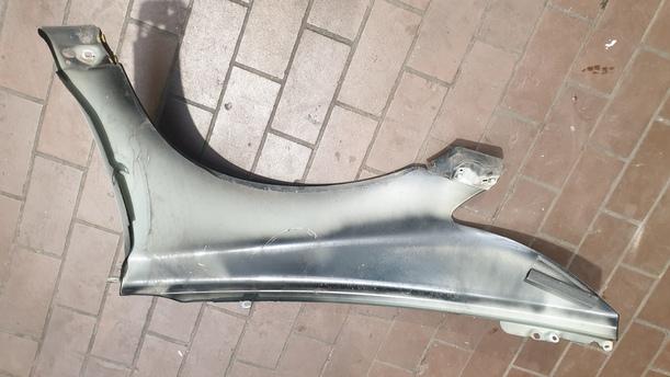 Foto: KOTFLÜGEL VORNE RECHTS eines Volvo V50 2.0D DPF CLX