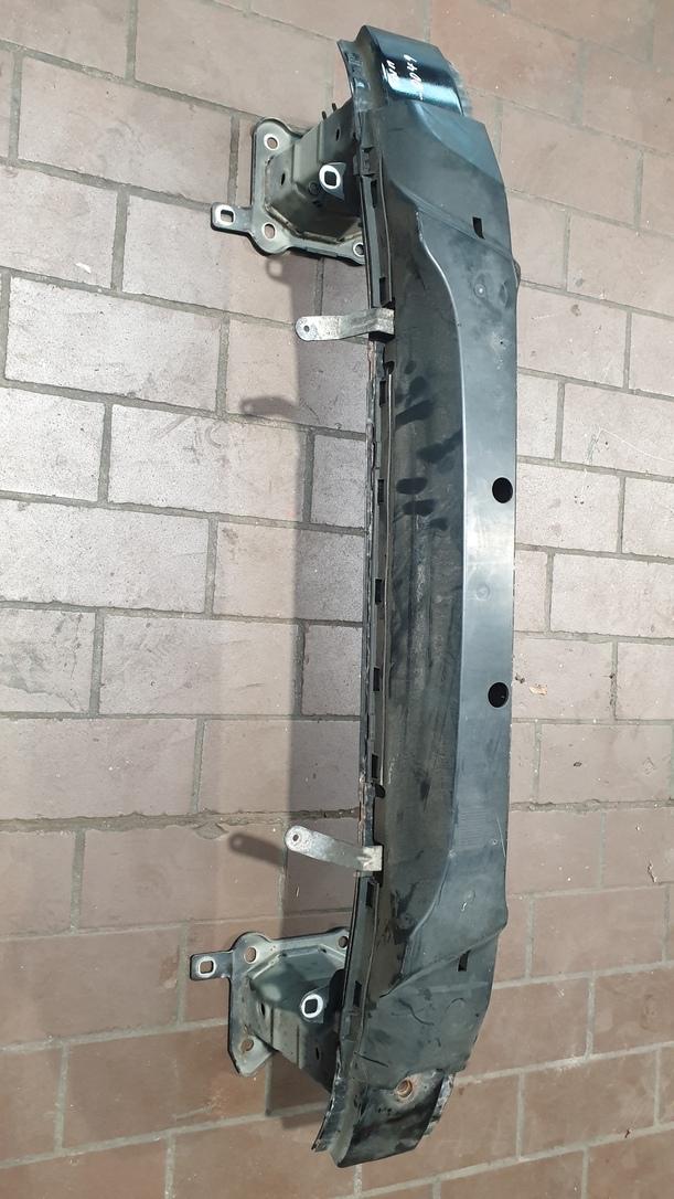 Foto: VERSTÄRKUNG VORNE eines Volvo V50 2.0D DPF CLX