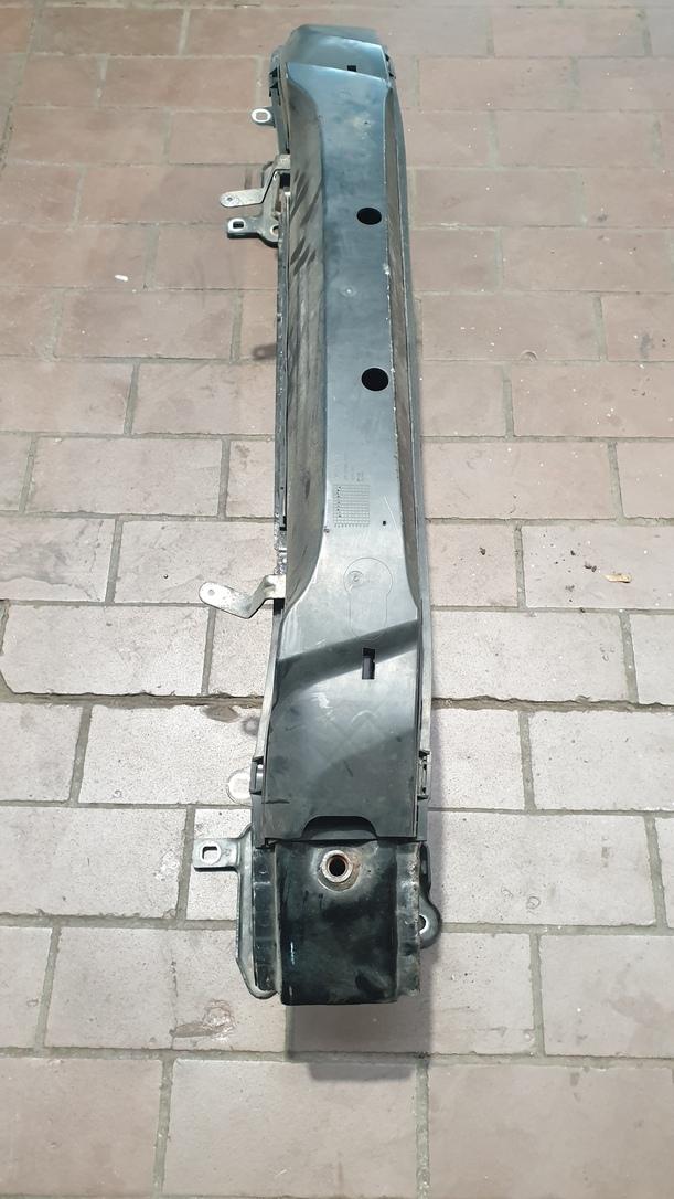 Foto: VERSTÄRKUNG VORNE eines Volvo V50 2.0D DPF CLX