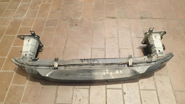 Foto: VERSTÄRKUNG VORNE eines Volvo V50 2.0D DPF CLX
